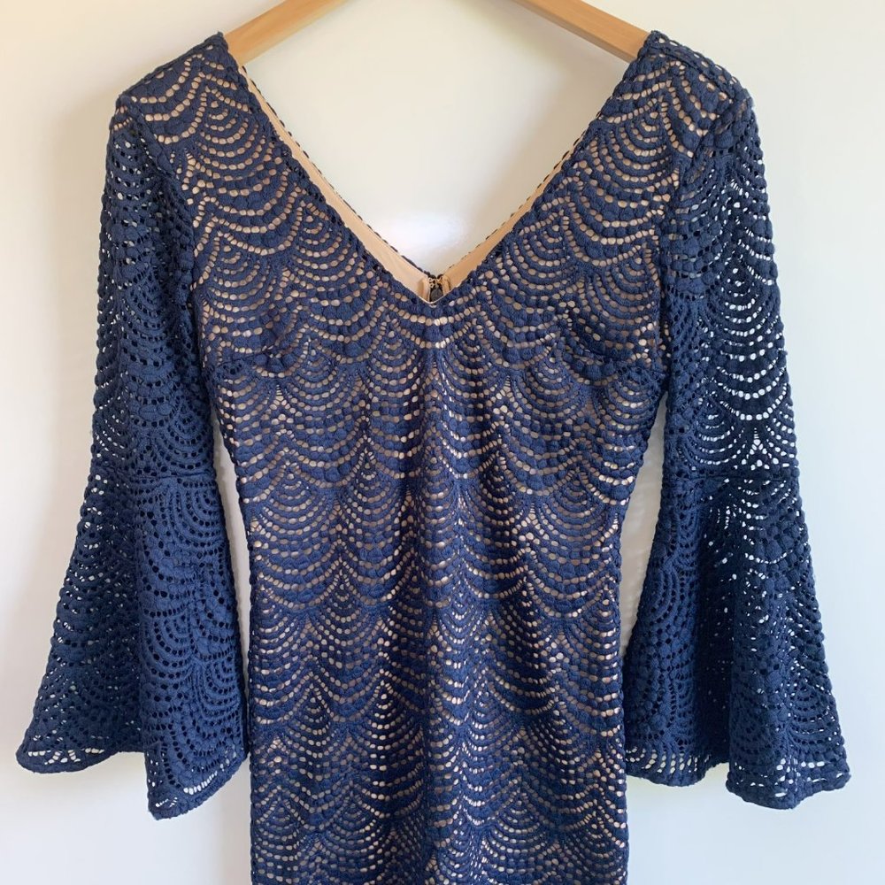 Lilly Pulitzer Nicoline Navy Lace Bell Sleeve Short Mini Fitted Dress XXS Women
